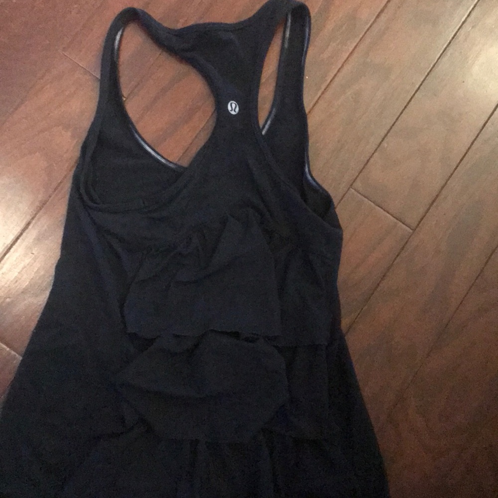Lululemon black tank top tulle on back